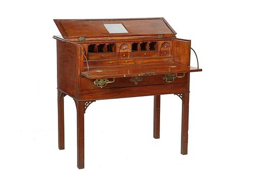 BEAUTIFUL MAHOGANY CHIPPENDALE BUTLER'S DESK