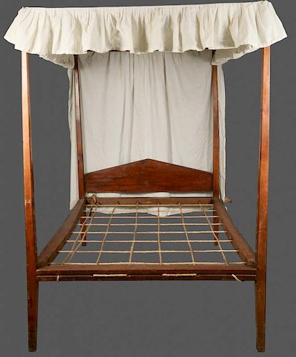 COLONIAL CANOPY BED