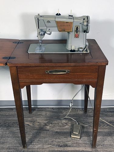 1960S SINGER SEWING MACHINE IN SEWING TABLE 179693