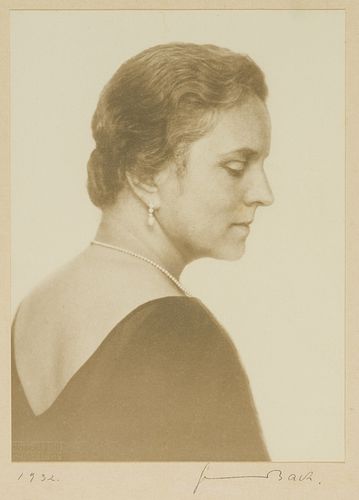 G. BACK (1878-1965), Portrait of the soprano M. NAST (*1874),  1932, Cabinet photo