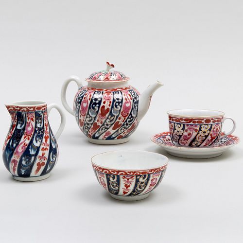Worcester Porcelain Part Tea Service in the 'Queen Charlotte' Pattern