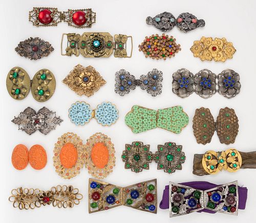 ANTIQUE / VINTAGE FLORAL / FOLIATE RHINESTONE AND OTHER BELT OR DRESS BUCKLES, LOT OF 20