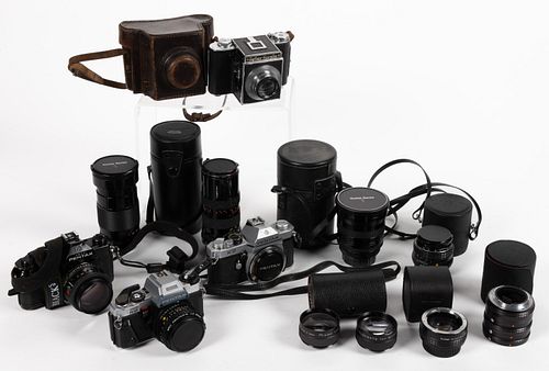 VINTAGE CAMERAS AND ACCESSORIES, LARGE LOT
