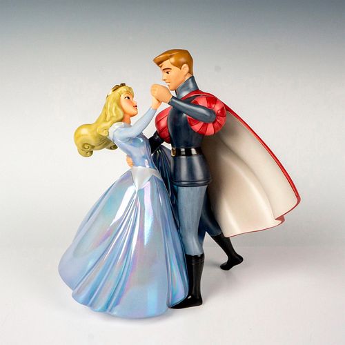 Walt Disney Classics Figurine, Princess Aurora & Prince Phil
