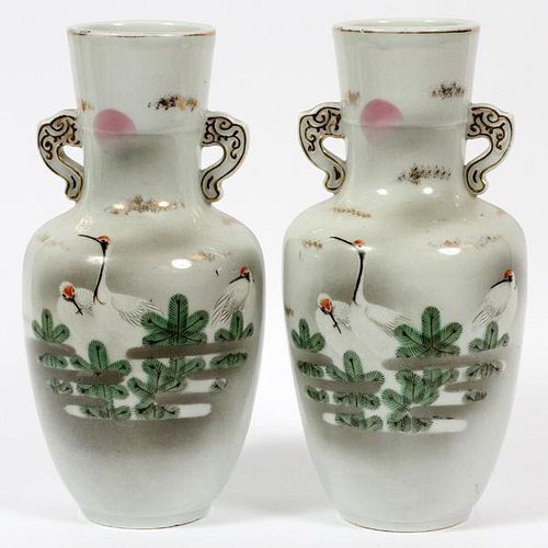 CHINESE PAINTED PORCELAIN VASES PAIR