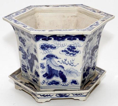 CHINESE BLUE & WHITE PORCELAIN PLANTER & UNDERPLATE
