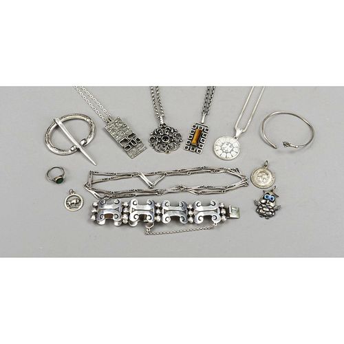 mixed lot of silver jewelry, n