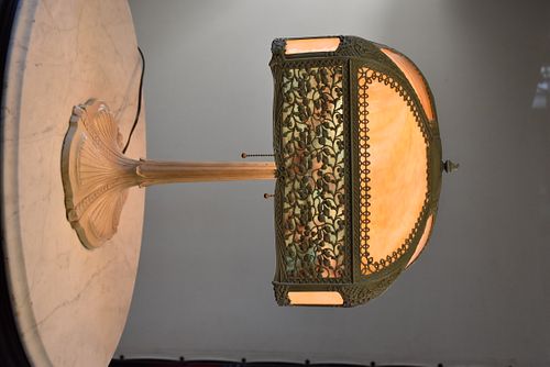 ANTIQUE TWO-TONE SLAG GLASS TABLE LAMP