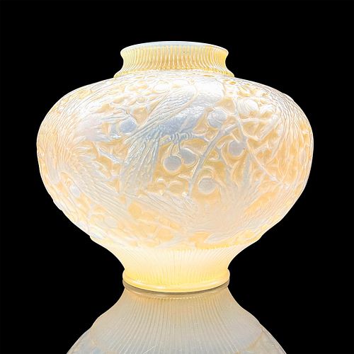 Lalique Glass Vase, Aras