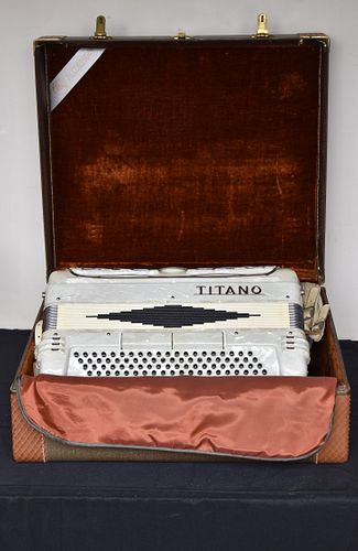 1955 TITANO CREAM "TITAN" 120 BASS 41-KEY PIANO ACCORDION & CASE