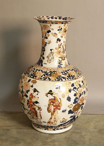 Chinese export porcelain urn, 20th c., 30" h.