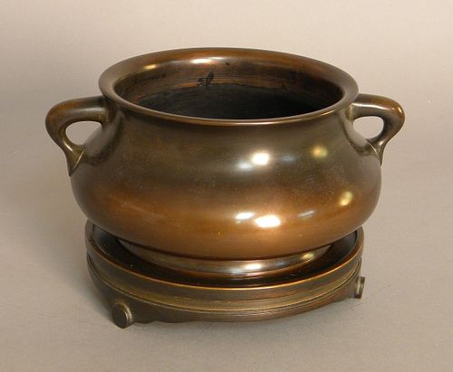 Chinese bronze pot on stand, 5 1/4".