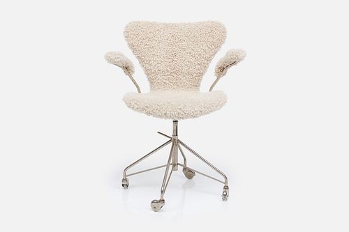 Arne Jacobsen, Sevener Desk Chair