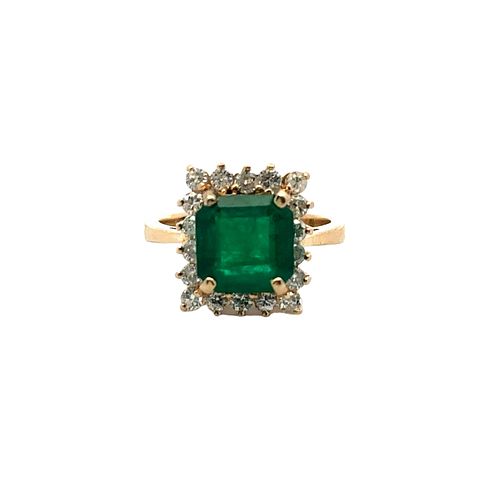 2.65 Ctw Emerald & Diamonds Cocktail Ring in 14k Gold