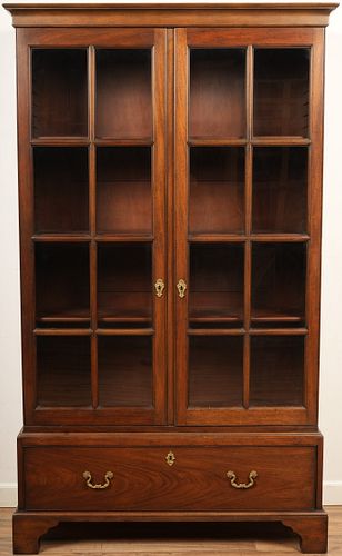 Kittinger Buffalo Williamsburg Restoration Display Cabinet 