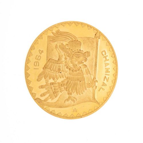 Medalla del Chamizal en oro amarillo de 18k. Peso: 41.3 g. Estuche.