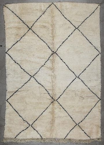 Vintage Moroccan Rug: 6'9'' x 9'9'' (206 x 297 cm)