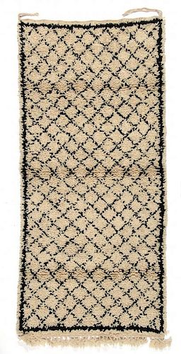 Vintage Moroccan Rug: 2'7'' x 5'8'' (79 x 173 cm)