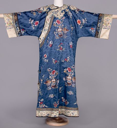 RICHLY EMBROIDERED SILK DAMASK ROBE, CHINA, LATE 19TH C