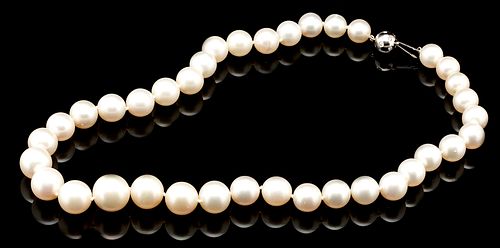 18K Gold & Diamond Designer Pearl Necklace