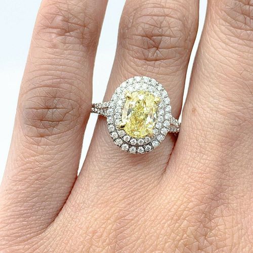 Tiffany & Co Platinum 1.74 CT Oval Yellow Diamond Engagement Ring