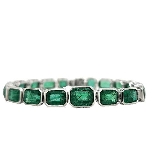 Platinum and Emerald Bracelet
VERY LOW RESERVE