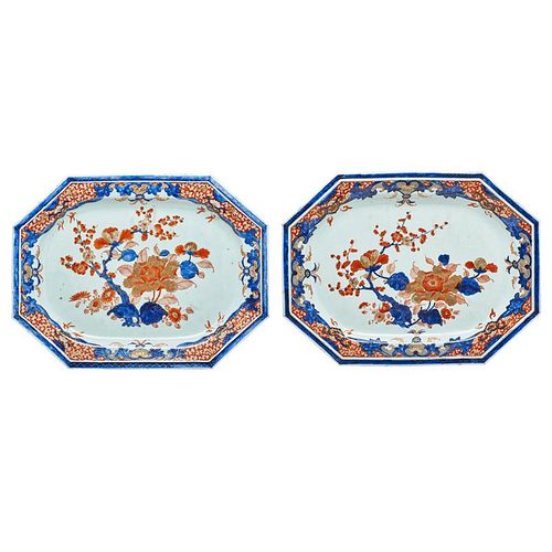 PAIR OF CHINESE EXPORT PLATTERS 外銷花卉八方盤一對