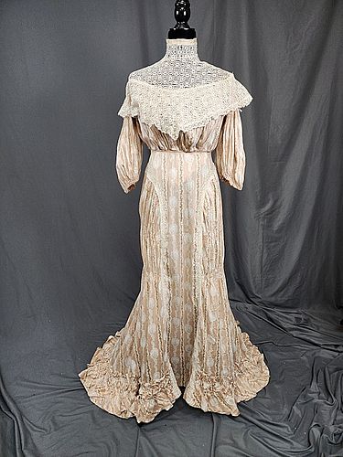 Antique 19th Century Cotton Day Dress with Lace