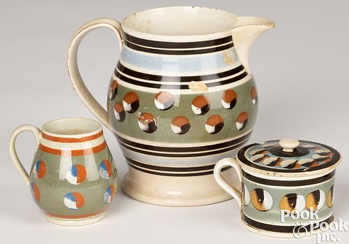 Three pieces cat's-eye decorated mocha pearlware