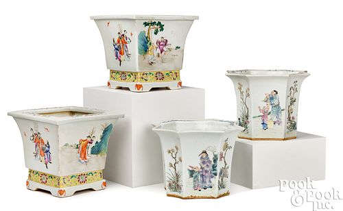 Two pairs of Chinese export porcelain planters