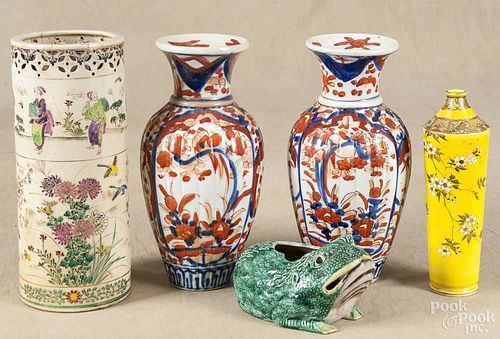 Pair of Imari vases, 19th c., together with another vase, a yellow floral vase, and a frog