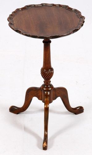 CHIPPENDALE STYLE WINE TABLE
