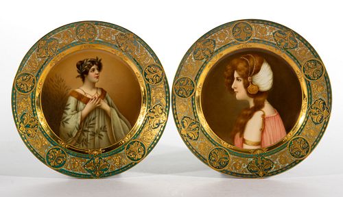 GERMAN ROYAL VIENNA SIGNED HAND-PAINTED PORCELAIN PAIR OF CABINET PLATES