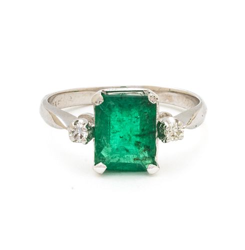 Baden & Foss (American) 2.2ct Emerald Cut Emerald, Diamond & 14kt White Gold Ring, 3g Size: 5.75