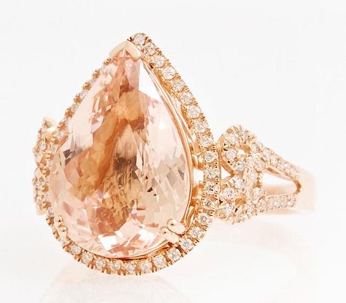Lady's 14K Rose Gold Dinner Ring, with a 7.44 cara
