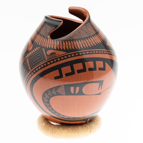 Trini Silveira Mata Ortiz Small Ceramic Pot