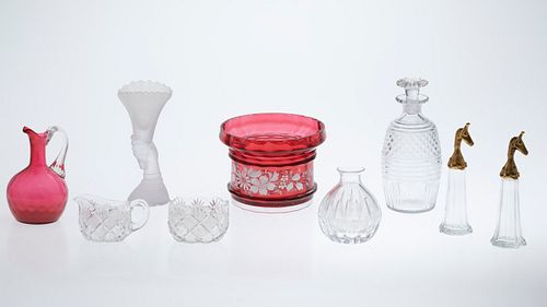 Group of 9 Glass Items