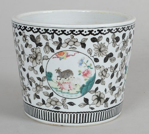 A Chinese Porcelain Jardiniere