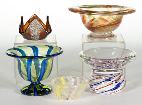 ASSORTED STUDIO ART GLASS DISHES / SALTS, LOT OF FIVE