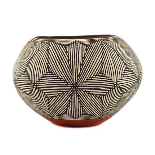 NO RESERVE M. Sanchez - Acoma Jar with Fine Line Design c. 1960s, 4" x 6" (P3778)