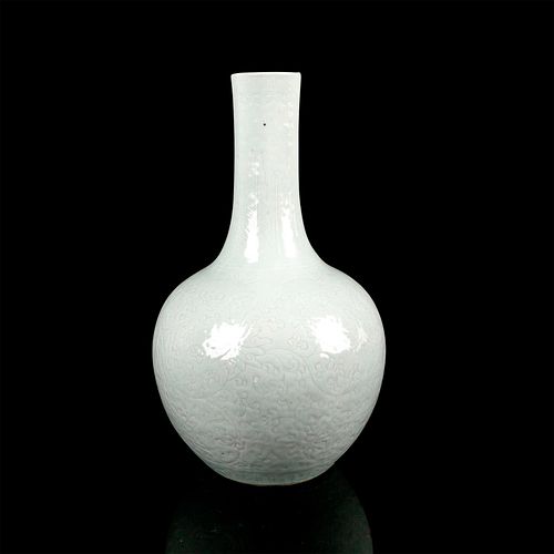 Antique Chiense Porcelain Blanc de Chine Vase