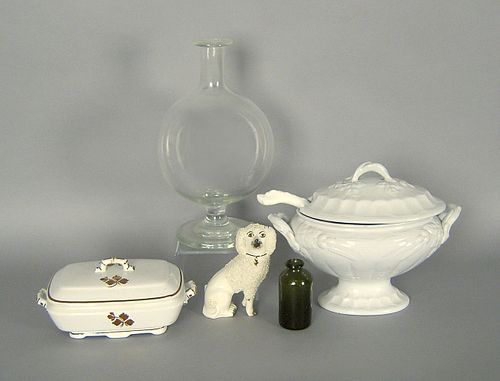 Three misc. pcs. of porcelain, mid 19th c., to inc