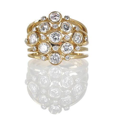 DIAMOND AND 14K YELLOW GOLD CLUSTER RING