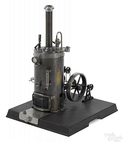 Marklin steam plant with a single cylinder vertical boiler with transmission