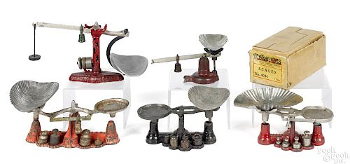 Five cast iron balance scales, to include one Kenton with its partial original box, tallest - 4''.