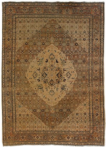 Roomsize Tabriz rug, ca. 1890, with a central meda