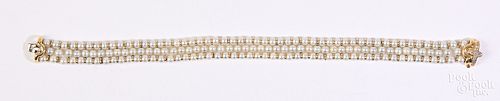 18K gold and pearl bracelet with diamond clasp