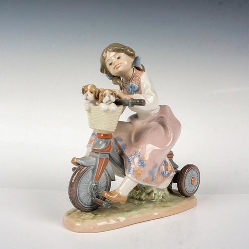 Traveling In Style 1005680 - Lladro Porcelain Figurine