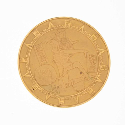 Medalla Campeonato Mundial Femenil 1971. Elaborada en oro amarillo ley .900. Peso: 49.7 g.