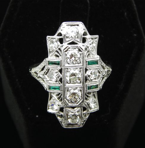Glamorous 2.75ct Diamond & Emerald Platinum Ring